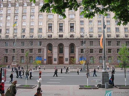 Из здания КГГА выехали последние представители Евромайдана