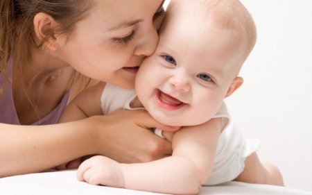 Помощь при рождении первого ребенка увеличится на 10 тыс. грн