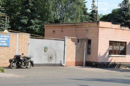 Неизвестные атакуют танковую базу в Артемовске