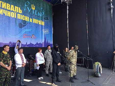 Батальон «Донбасс» набрал на Майдане добровольцев - теперь будет принимать только профессионалов
