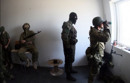 Освободили из плена 3 сотрудников Амвросиевского райотдела милиции
