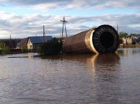 Наводнение в России: в деревню на Алтае приплыла МБР
