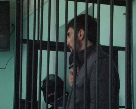 Суд оставил антимайдановца "Топаза" под стражей до 12 июля
