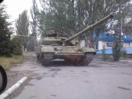 В МВД обнародовали фото танков, переброшенных РФ из Крыма на Донбасс. Фото