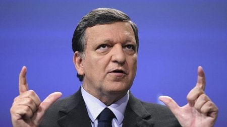 Баррозу призвал Путина остановить поток оружия и боевиков в Украину