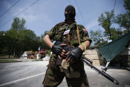 Боевики ДНР делят власть, грабят госучреждения, насильно мобилизуют мужчин - Донецкая ОГА