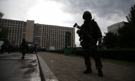 Российские спецслужбы вербуют боевиков на восток Украины через соцсети