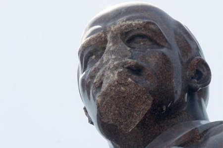 В Херсонской области начали падать оставшиеся памятники Ленину