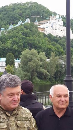 Президент прибыл в Святогорск и встретился с мэром города - Аваков