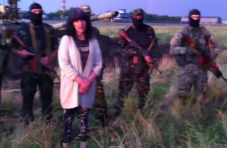 После общения с батальоном «Днепр-1» активистка ДНР раскаялась. Видео
