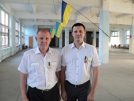 СБУ наградила медалями активистов, поймавших диверсанта в Николаеве. Видео
