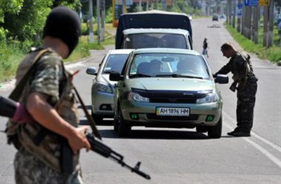 В Горловку въехала колонна легковых автомобилей с вооруженными людьми, - очевидцы