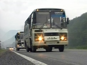 Из Луганска в сторону Краснодона проехала колонна автобусов и автомобилей