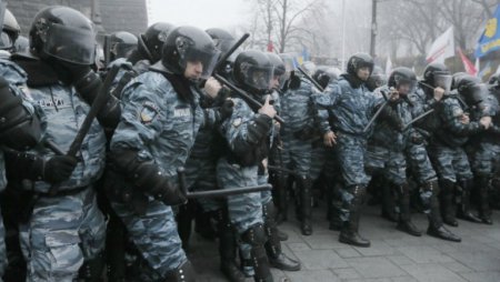 ГПУ задержала двух "беркутовцев", которые стреляли в людей на Майдане, но осудить их не может