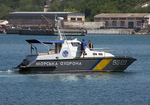Поганичники вынуждены выстрелами останавливать нарушителей границы на Азовском море