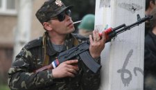 В Донецке возле шахты Скочинского слышны стрельба и взрывы