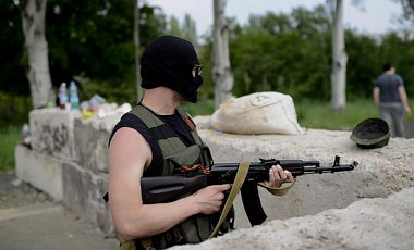 Боевики обстреливают аэропорт Луганска - очевидцы