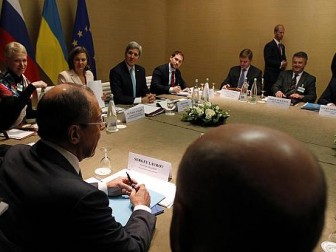 А.Яценюк считает невозможными переговоры с РФ без США и ЕС