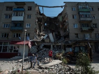 В Луганске уже погибло 44 человека, 215 ранены