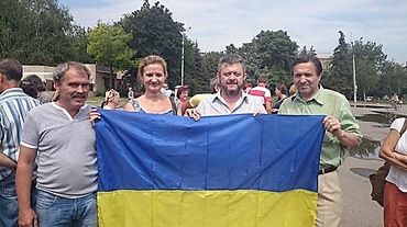 В Славянске местные жители провели акцию «за возрождение» - зовут всех на уборку последствий «ДНР»