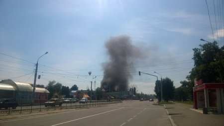 В Донецке идут ожесточенные бои: снаряды из «Градов» попали в два жилых дома