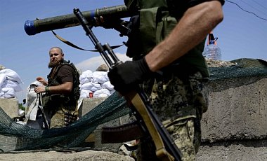 Силы АТО расширили зону контроля в аэропортах Донецка и Луганска