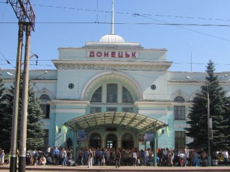 Уехать из Донецка можно с железнодорожного вокзала и автовокзалов - горсовет