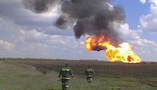 В Донецке снаряд перебил газопровод высокого давления, образовался столб пламени, - мэрия