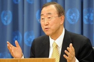 Генсек ООН призвал немедленно прекратить стрелять в районе катастрофы "Боинга"