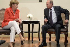 Путин и Меркель готовят тайное соглашение по Украине, ценой которого может стать окончательная потеря Крыма и отказ от НАТО