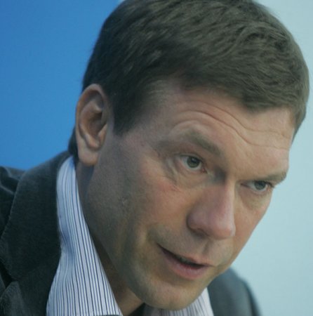 Олег Царев объявлен в международный розыск