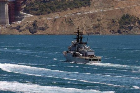 11 боевых кораблей стран НАТО вошли в Черное море. Фото