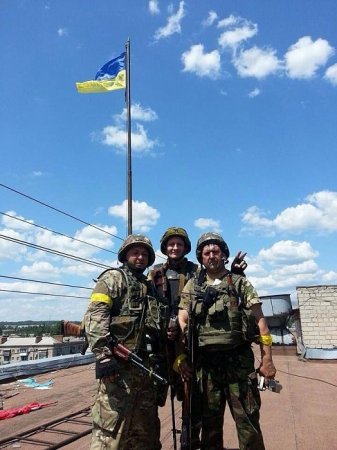 Армия заняла Славянск: над городом флаг Украины и Нацгвардии