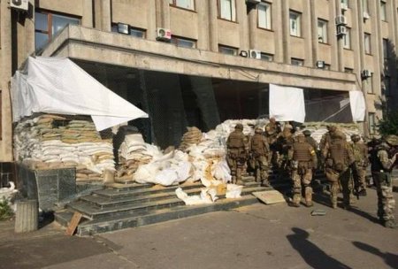 В Славянске и Краматорске боевики бросили оружие и форму РФ (фото)