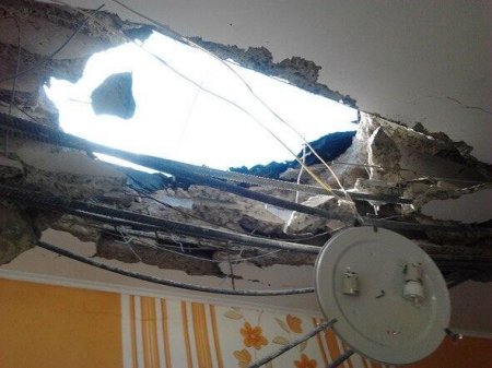 В Луганске снаряды террористов повредили пять жилых домов, - МВД