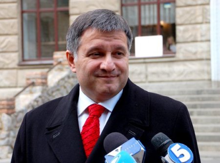 А.Аваков пообещал за два дня навести порядок на Востоке Украины
