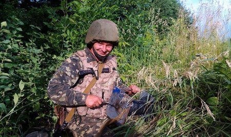 Военные разбирают баррикады и разминируют Славянск
