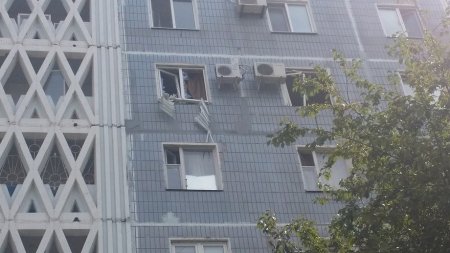 В Запорожье в девятиэтажке произошел взрыв, есть раненые
