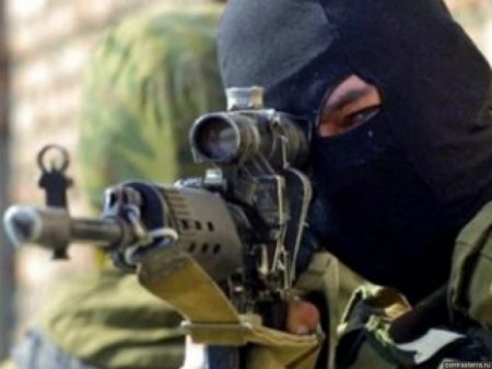 Неизвестные снайперы отстреливают террористов в Луганске