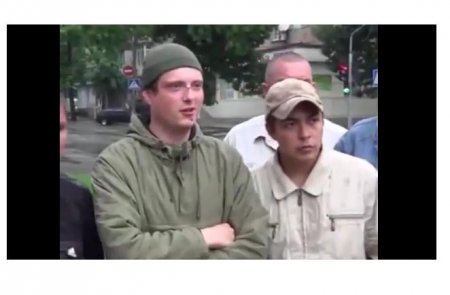 Российским террористам помогает добраться в Украину Московский военкомат. Видео