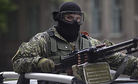 В Донецке и Луганске местные жители начали сами уничтожать террористов, - МВД