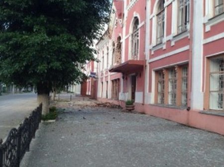 В Луганске террористы разбомбили Музей истории и культуры