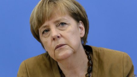 Меркель потребовала скорейших санкций против России