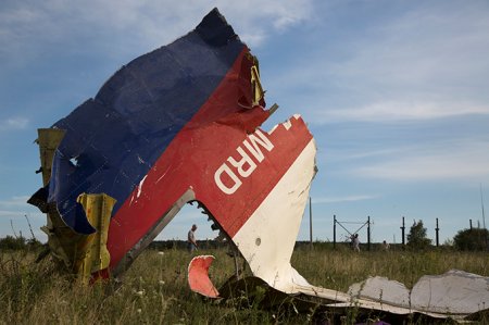Нидерланды сообщают об опознании тела первой жертвы крушения малайзийского Boeing