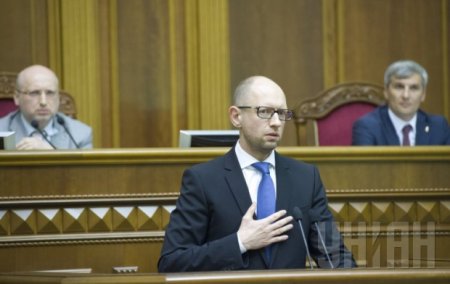 Яценюк лично обзванивает депутатов для обеспечения положительного голосования в четверг