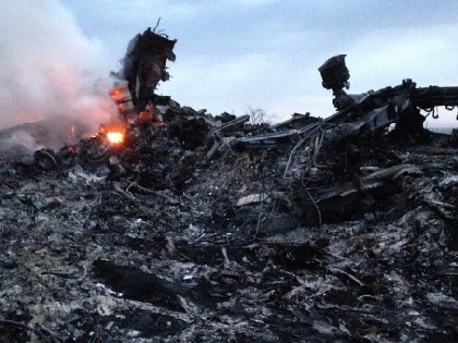 Под Торезом до сих пор находят тела пассажиров сбитого террористами самолета