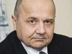 Виктор Суворов: Тоталитарное государство не выживет рядом со свободным миром Виктор Суворов: Тоталитарное государство не выживет рядом со свободным миром