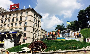 На Майдане активисты добровольно демонтировали последние палатки