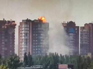В Донецке не перестают греметь взрывы - горсовет В Донецке не перестают греметь взрывы - горсовет