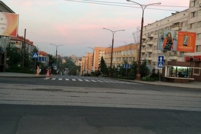 В Донецке слышны залпы и взрывы в центральных районах города, - мэрия